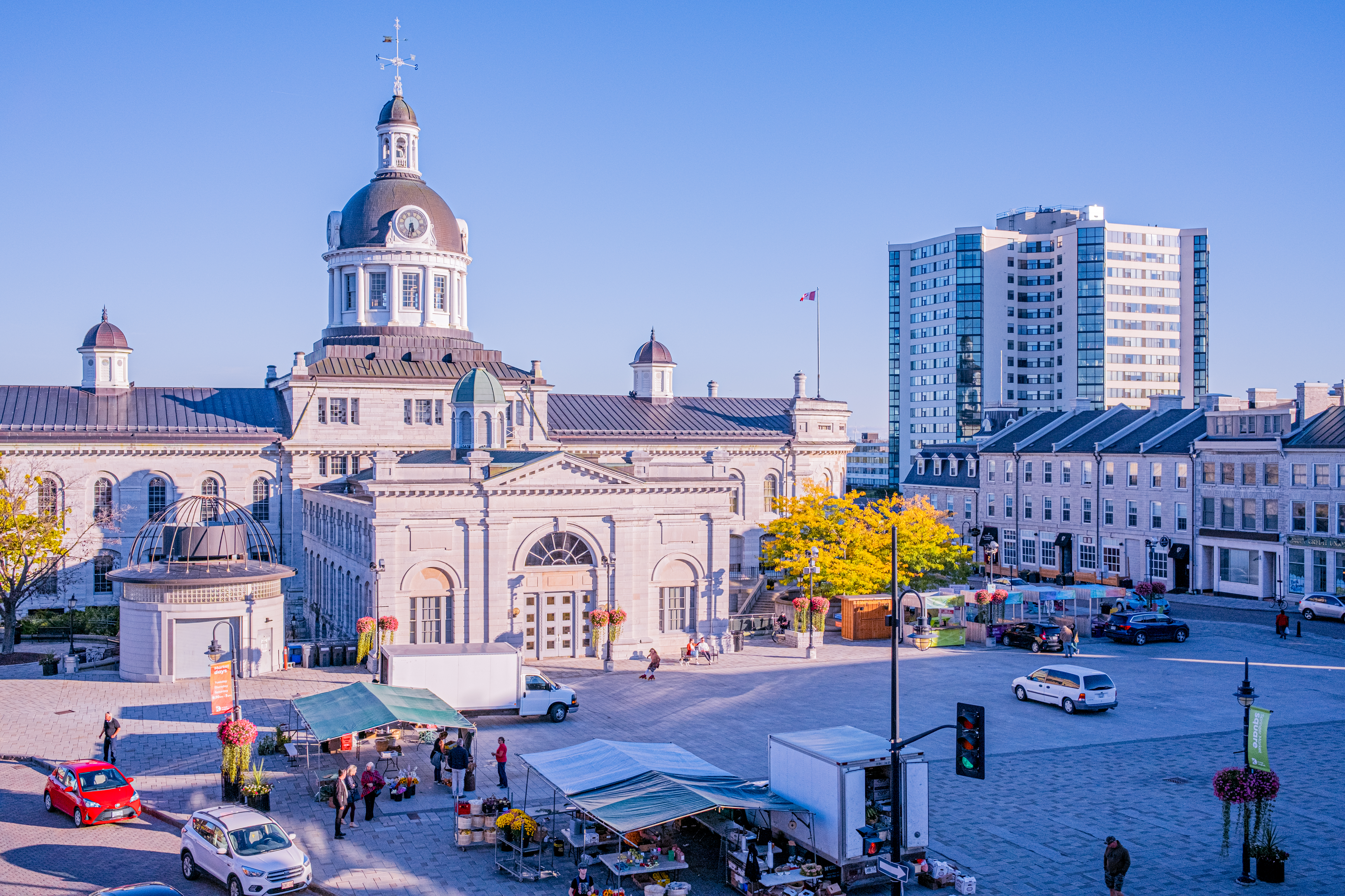 KINGSTON CITY IN CANADA TOWN SQUARE